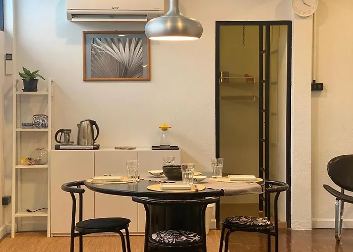 Spacious Design Loft With Rooftop Hébergement de vacances