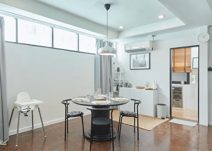 Spacious Design Loft With Rooftop