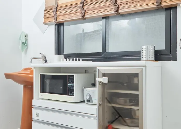Spacious Design Loft With Rooftop Hébergement de vacances *